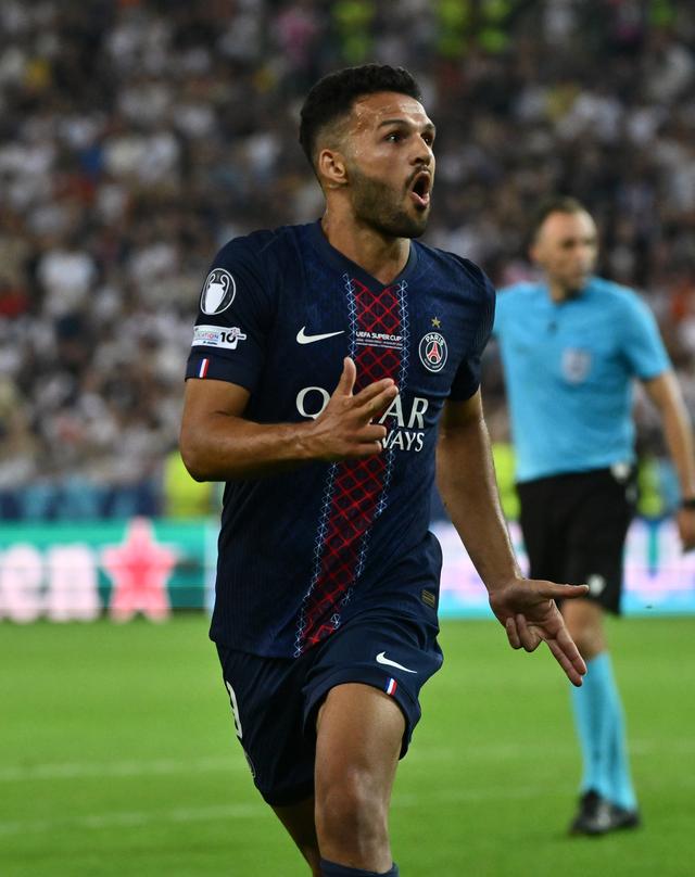 包含集结日曼城复出首秀——意大利杯节点到来，球迷炸锅，年轻球员得到机会的词条