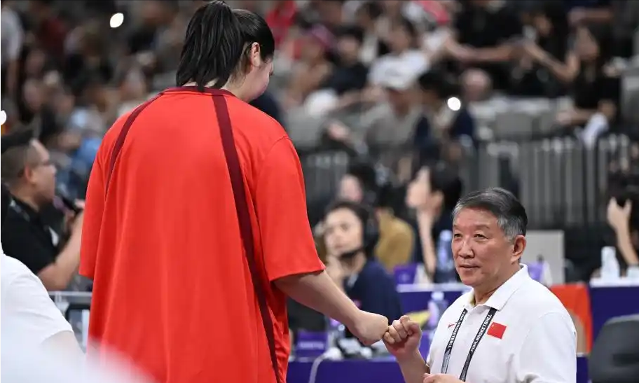 赛后体能课后，芝加哥公牛篮板制胜备战亚冠，压力陡增，细节决定成败的简单介绍